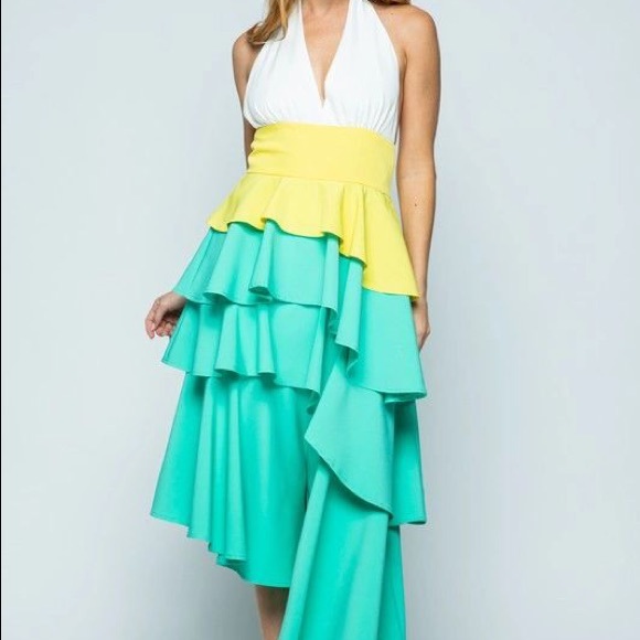 Color Layered Haltet Dress - Picture 2 of 6